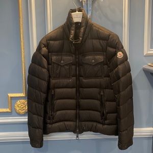 Moncler Men’s black size 1 puffer jacket with detachable hood
